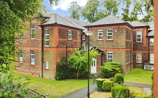 Bishopton Drive, Macclesfield, SK11 - Stephenson Browne